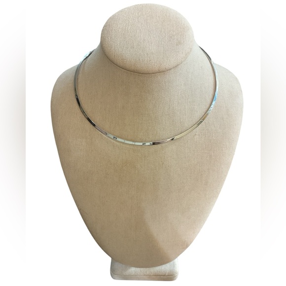 Fashion Jewelry Jewelry - ✨ 3/$15 ✨ Silver Cuff Necklace